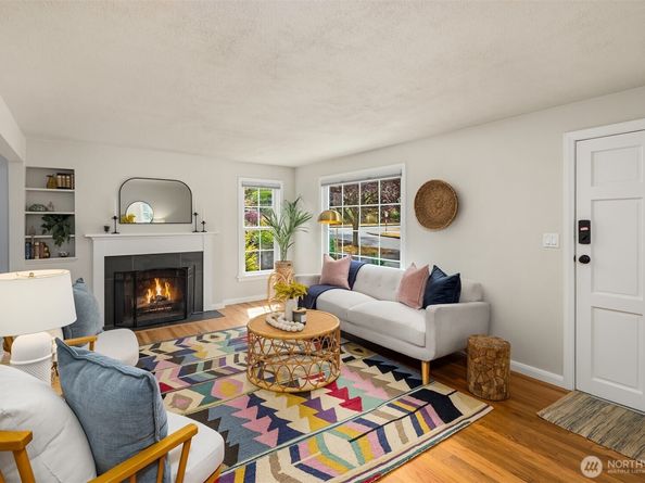 6052 37th Ave SW, Seattle WA 98126
