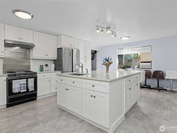 20224 106th Avenue SE, Kent WA 98031
