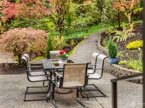 8387 NE Sumanee Place, Bainbridge Island WA 98110