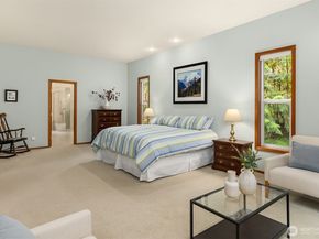 8387 NE Sumanee Place, Bainbridge Island WA 98110