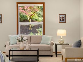 8387 NE Sumanee Place, Bainbridge Island WA 98110