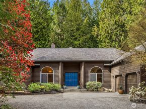 8387 NE Sumanee Place, Bainbridge Island WA 98110