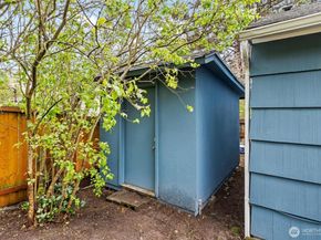 9911 31St Avenue SW, Seattle WA 98126