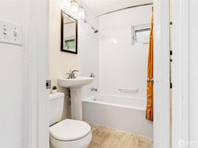 9911 31St Avenue SW, Seattle WA 98126