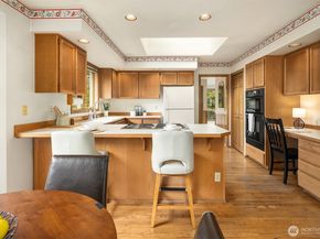 1201 6th Place S, Edmonds WA 98020