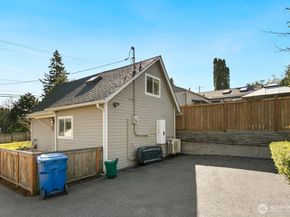 3710 SW 106th Street, Seattle WA 98146
