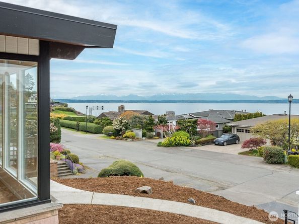 2425 NW Blue Ridge Drive, Seattle WA 98177