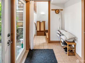 9500 Phinney Avenue N, Seattle WA 98103