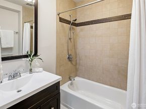 9500 Phinney Avenue N, Seattle WA 98103