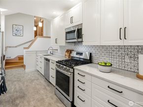 9500 Phinney Avenue N, Seattle WA 98103