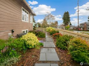9500 Phinney Avenue N, Seattle WA 98103