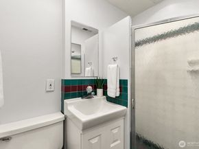 3835 25th Avenue W, Seattle WA 98199