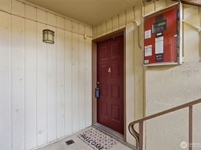26425 Pennsylvania Avenue NE 4, Kingston WA 98346