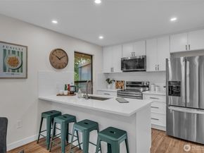 11701 100th Avenue NE 4, Kirkland WA 98034