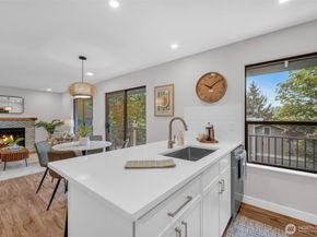11701 100th Avenue NE 4, Kirkland WA 98034