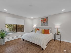 11701 100th Avenue NE 4, Kirkland WA 98034