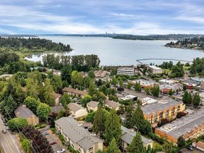 11701 100th Avenue NE 4, Kirkland WA 98034