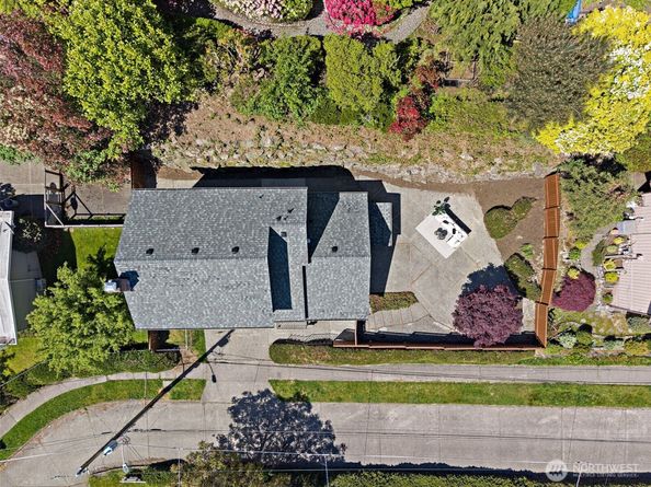 3415 24th Avenue W, Seattle WA 98199