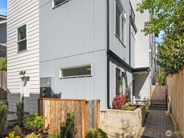 1802 38th Avenue, Seattle WA 98122