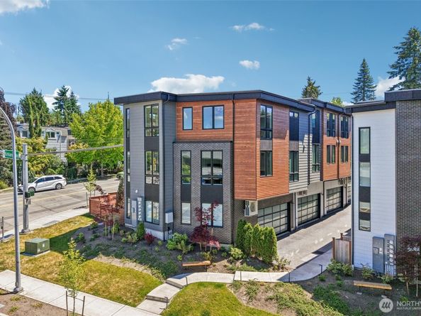 117 6th Street E, Kirkland WA 98033