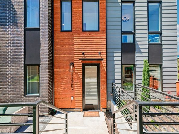 117 6th Street E, Kirkland WA 98033