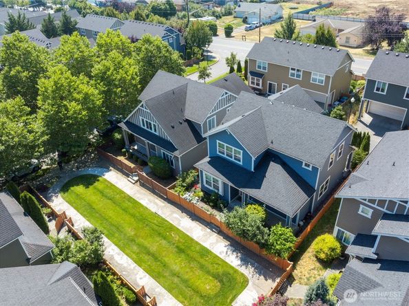 21011 SE 39TH Dr, Bothell WA 98021