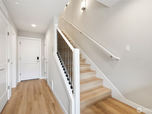 7925 230th Street SW A4, Edmonds WA 98026