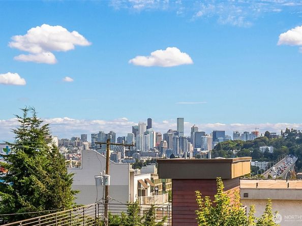 4112 Linden Avenue N A, Seattle WA 98103