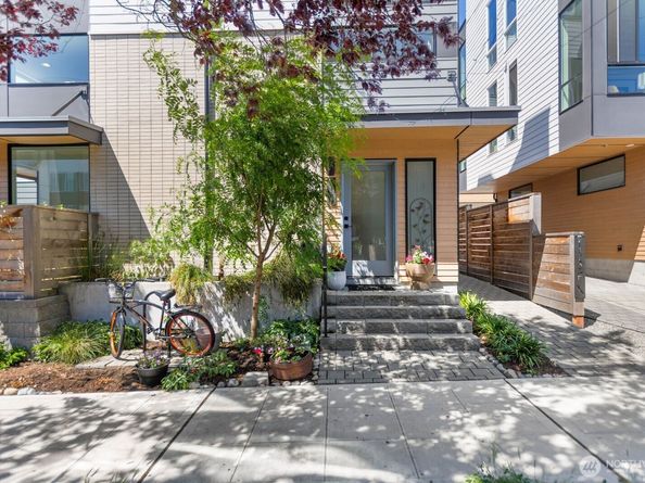 916 NW 56th Street G, Seattle WA 98107