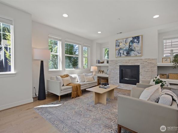 23930 SE 45th Place, Sammamish WA 98029