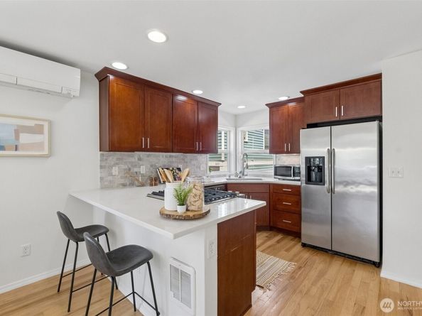 516 N 46th Street A, Seattle WA 98103