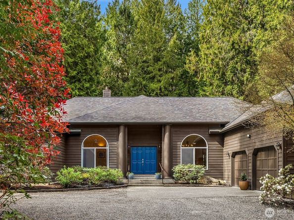8387 NE Sumanee Place, Bainbridge Island WA 98110