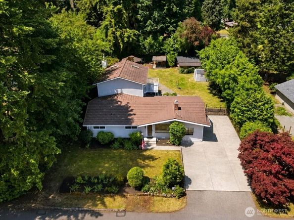 15621 84th Avenue NE, Kenmore WA 98028