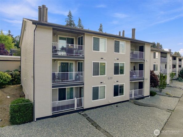 9000 25Th Avenue SW 102A, Seattle WA 98106