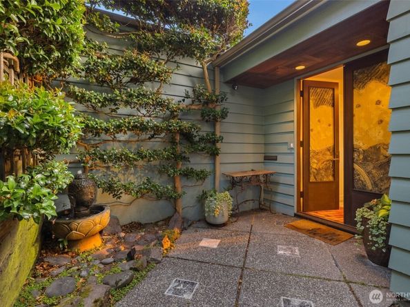 8917 Fauntleroy Way SW, Seattle WA 98136