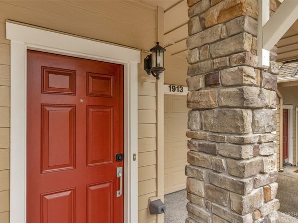 1913 16th Lane E, Issaquah WA 98029