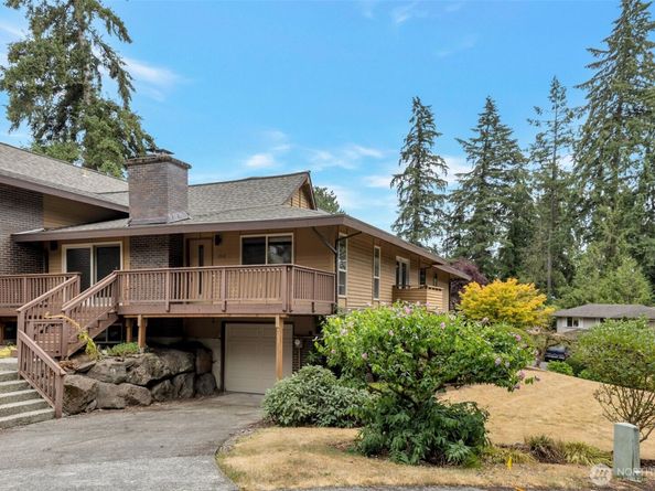17120 NE 2nd Place, Bellevue WA 98008