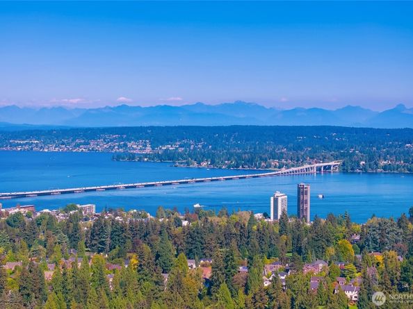 1140 23rd Avenue E, Seattle WA 98112