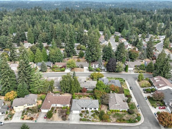 15832 SE 169th Place, Renton WA 98058
