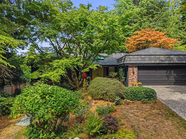 11233 240th St SW, Woodway WA 98020