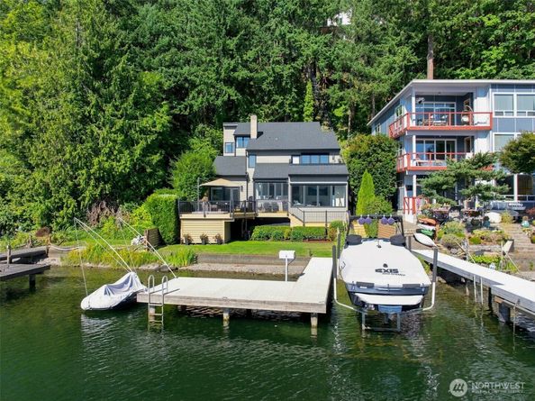 2002 W Lake Sammamish Parkway NE, Redmond WA 98052