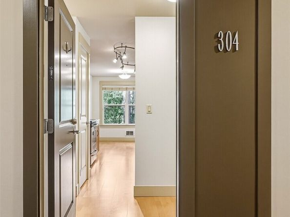 22910 90th Avenue W E304, Edmonds WA 98026