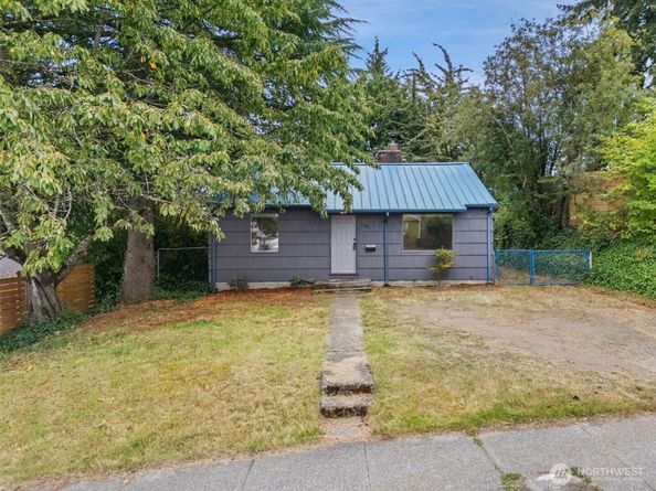 3109 SW Roxbury Street, Seattle WA 98126