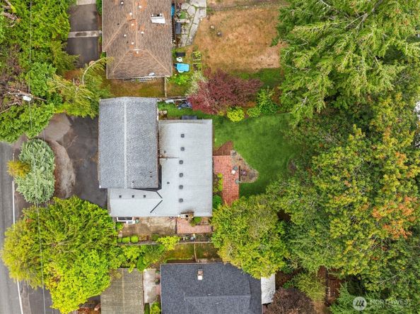 1652 104th Avenue SE, Bellevue WA 98004