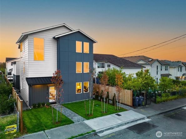 9323 Marcus Avenue S, Seattle WA 98118