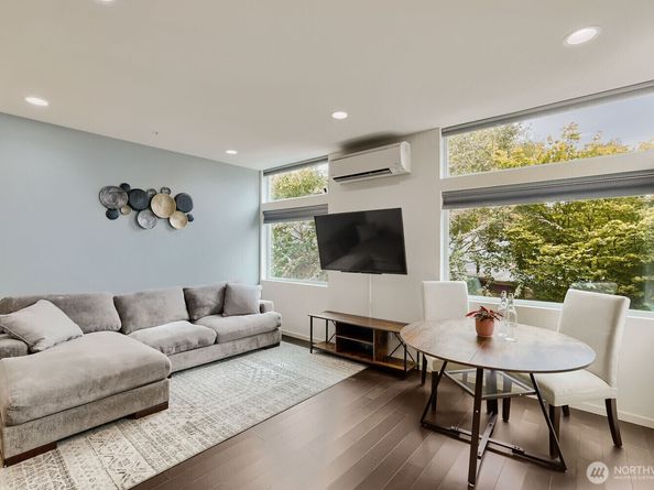 8761 15th Avenue NW B, Seattle WA 98117