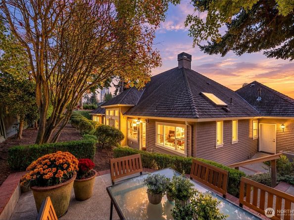 1260 108th Avenue NE, Bellevue WA 98004