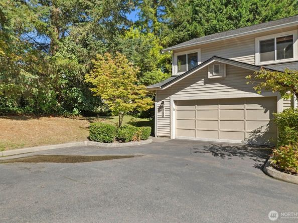 12438 NE 7th Place, Bellevue WA 98005
