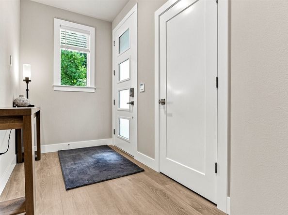 9208 NE 186th Place, Bothell WA 98011