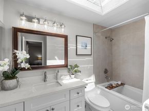 15931 2nd Place W, Lynnwood WA 98087